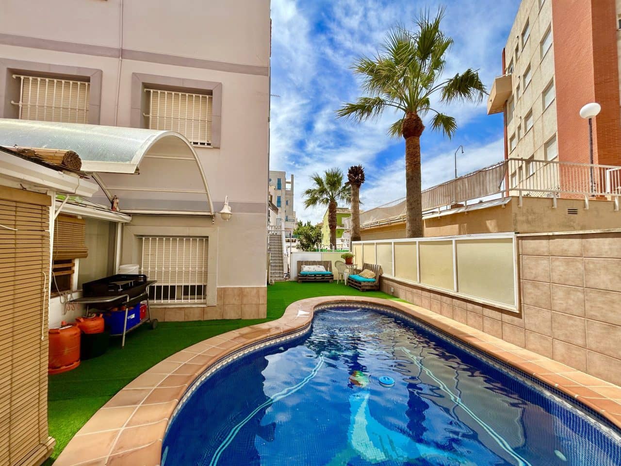 6 soveværelse Villa til salg i Oliva med swimmingpool - € 390.000 (Ref: 8254387)