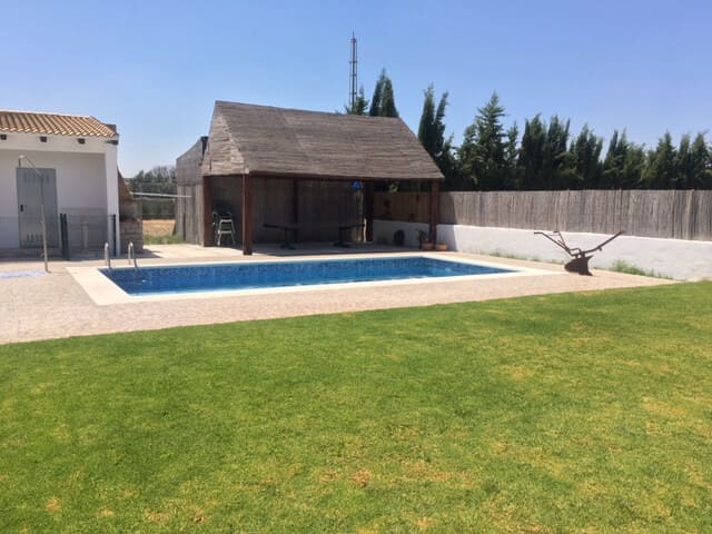 Finca/Casa Rural de 4 habitaciones en Monturque en venta con piscina garaje - 315.000 € (Ref: 10054442)