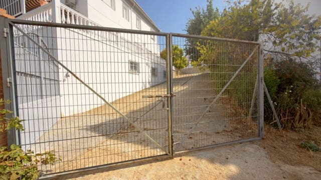 5 bedroom Villa for sale in Loja with pool garage - € 325,000 (Ref: 10061033)