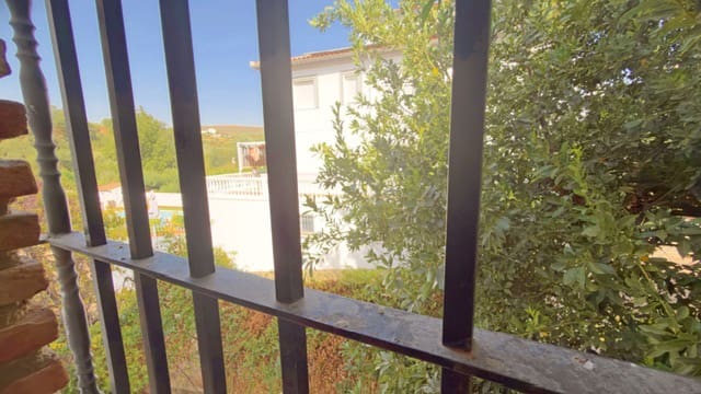 5 bedroom Villa for sale in Loja with pool garage - € 325,000 (Ref: 10061033)