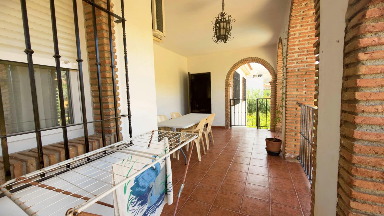 5 bedroom Villa for sale in Loja with pool garage - € 325,000 (Ref: 10061033)