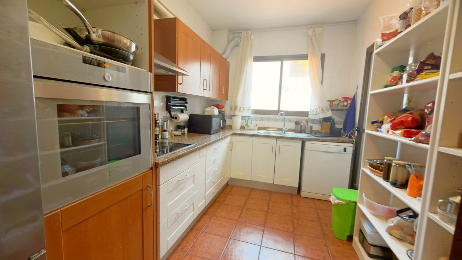 5 bedroom Villa for sale in Loja with pool garage - € 325,000 (Ref: 10061033)