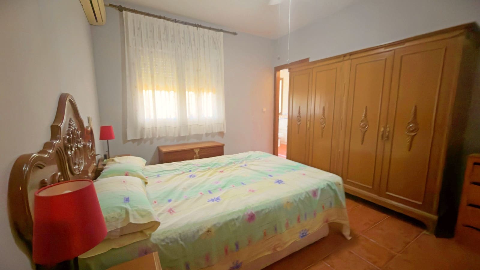 5 bedroom Villa for sale in Loja with pool garage - € 325,000 (Ref: 10061033)