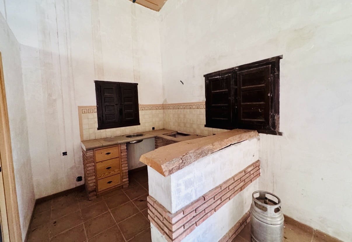 2 sypialnia Finka/Dom wiejski na sprzedaż w Zagra z garażem - 145 000 € (Ref: 10086695)