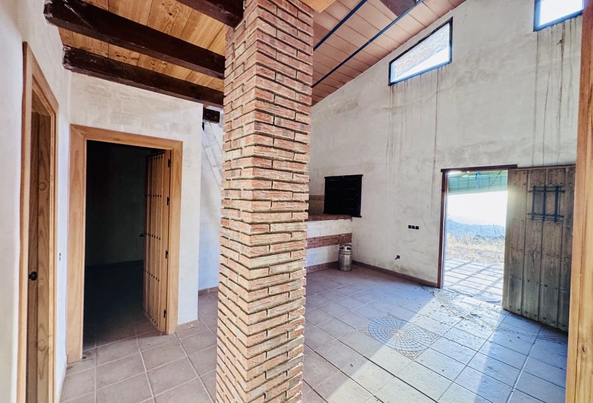 2 sypialnia Finka/Dom wiejski na sprzedaż w Zagra z garażem - 145 000 € (Ref: 10086695)