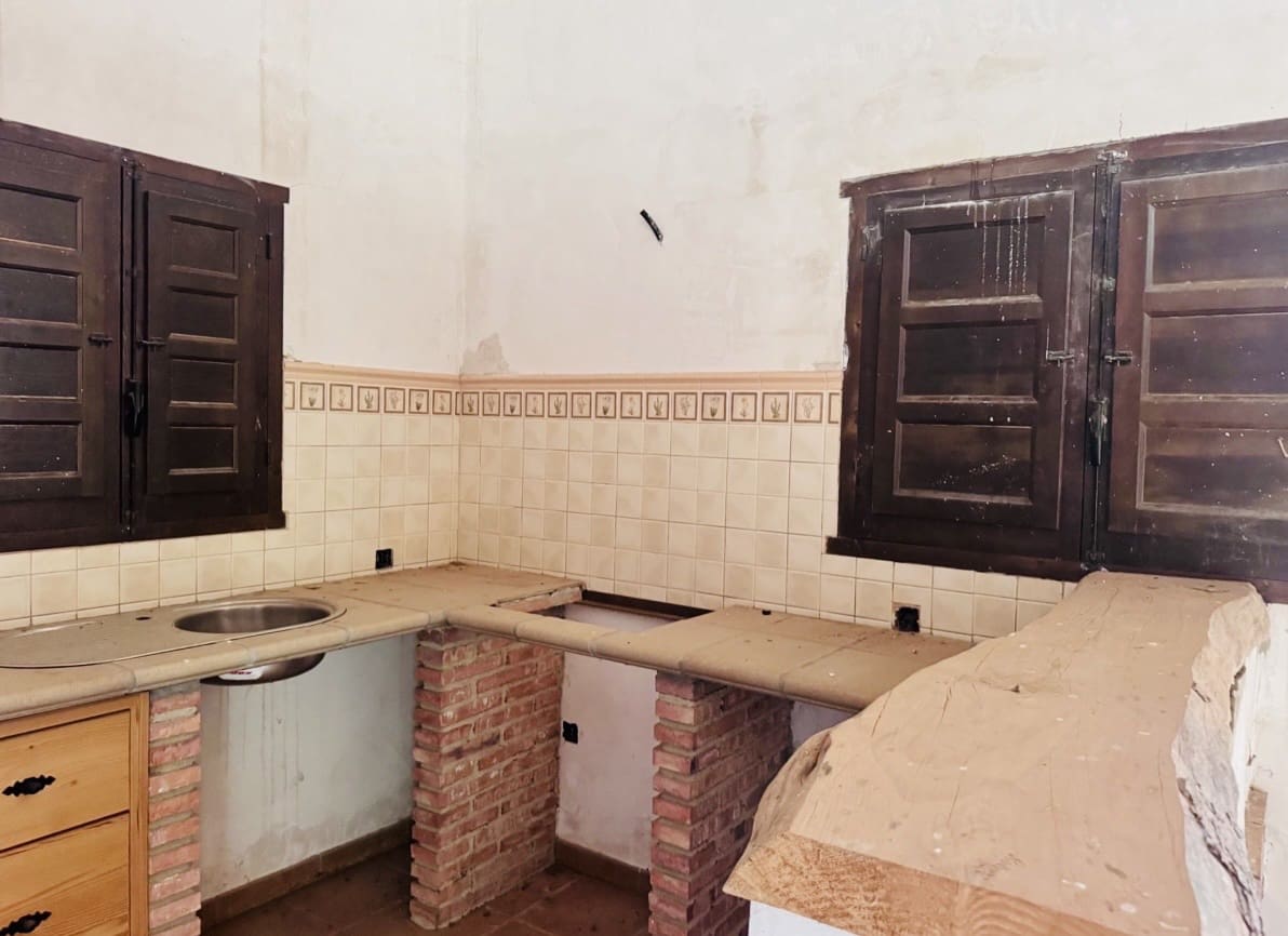 2 sypialnia Finka/Dom wiejski na sprzedaż w Zagra z garażem - 145 000 € (Ref: 10086695)