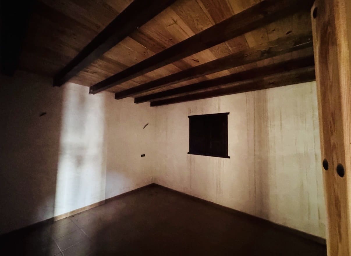2 sypialnia Finka/Dom wiejski na sprzedaż w Zagra z garażem - 145 000 € (Ref: 10086695)