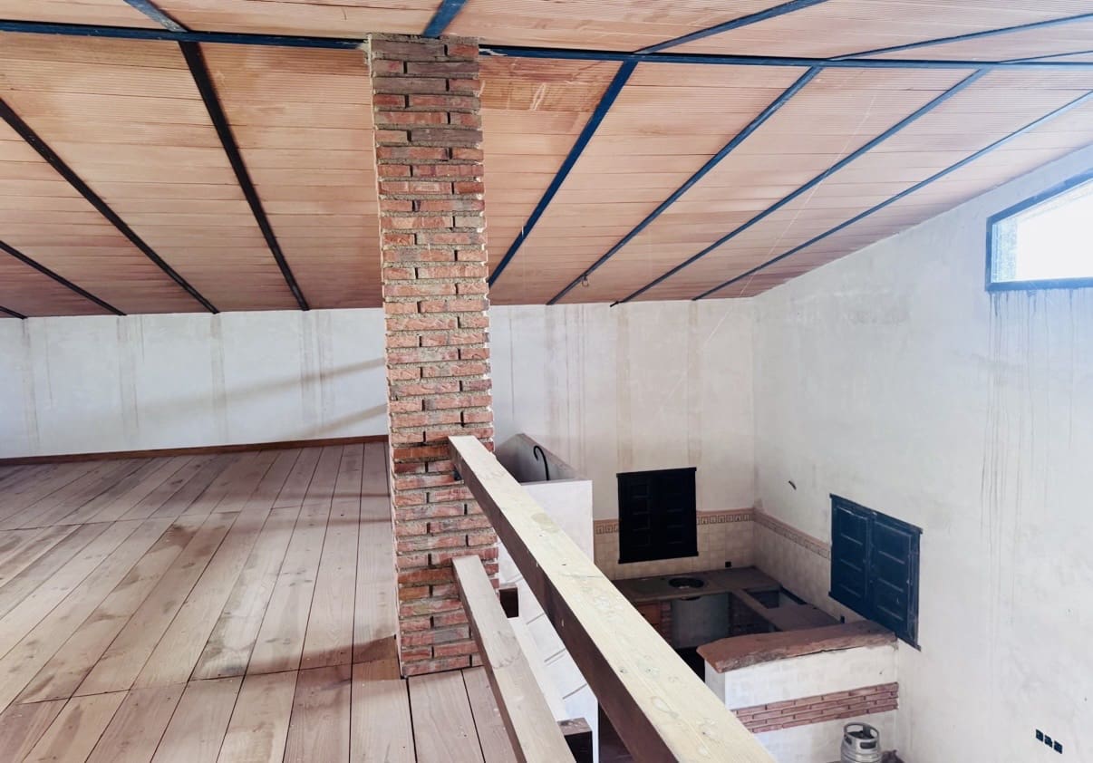 2 sypialnia Finka/Dom wiejski na sprzedaż w Zagra z garażem - 145 000 € (Ref: 10086695)