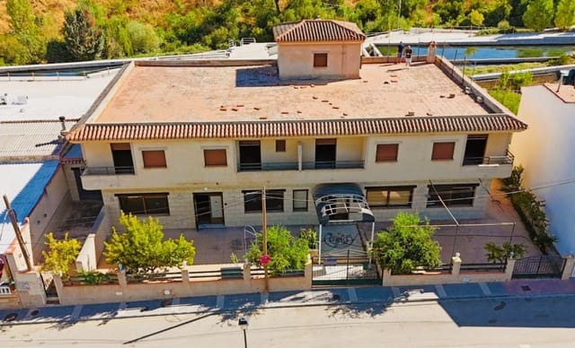 Gewerbe zu verkaufen in Loja - 390.000 € (Ref: 10097349)