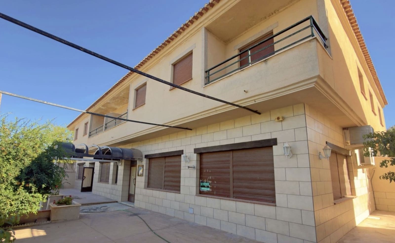 Gewerbe zu verkaufen in Loja - 390.000 € (Ref: 10097349)