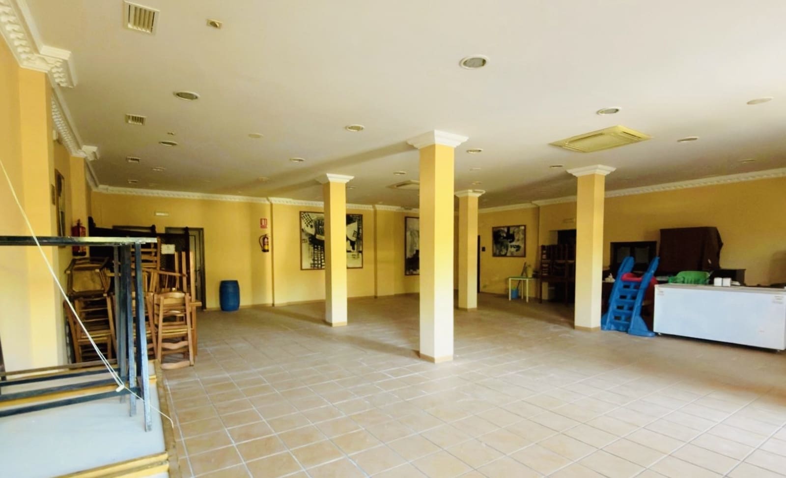 Gewerbe zu verkaufen in Loja - 390.000 € (Ref: 10097349)