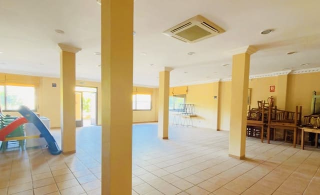 Gewerbe zu verkaufen in Loja - 390.000 € (Ref: 10097349)