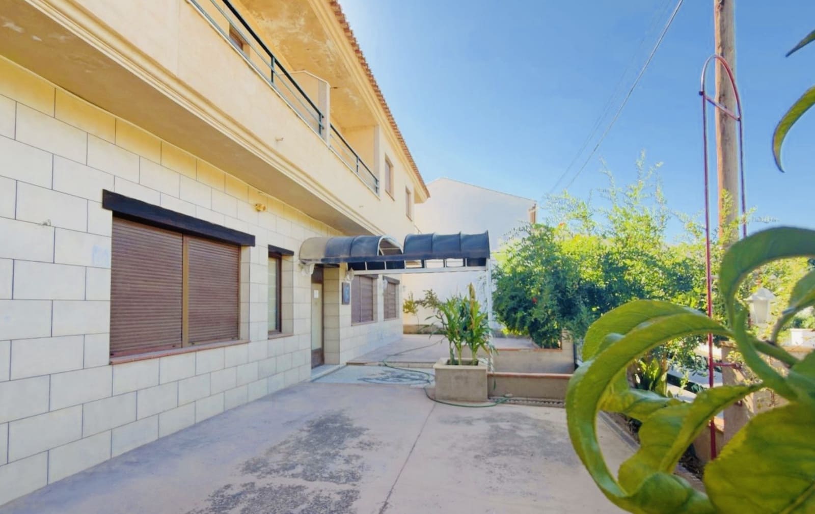 Gewerbe zu verkaufen in Loja - 390.000 € (Ref: 10097349)
