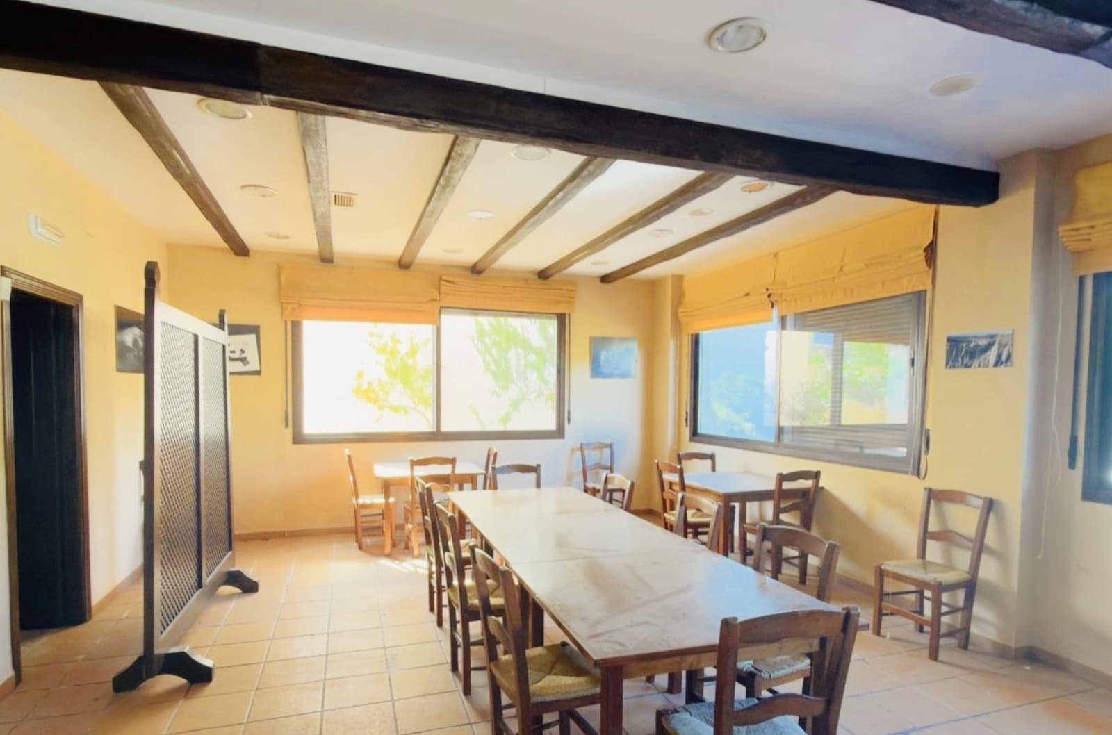 Gewerbe zu verkaufen in Loja - 390.000 € (Ref: 10097349)