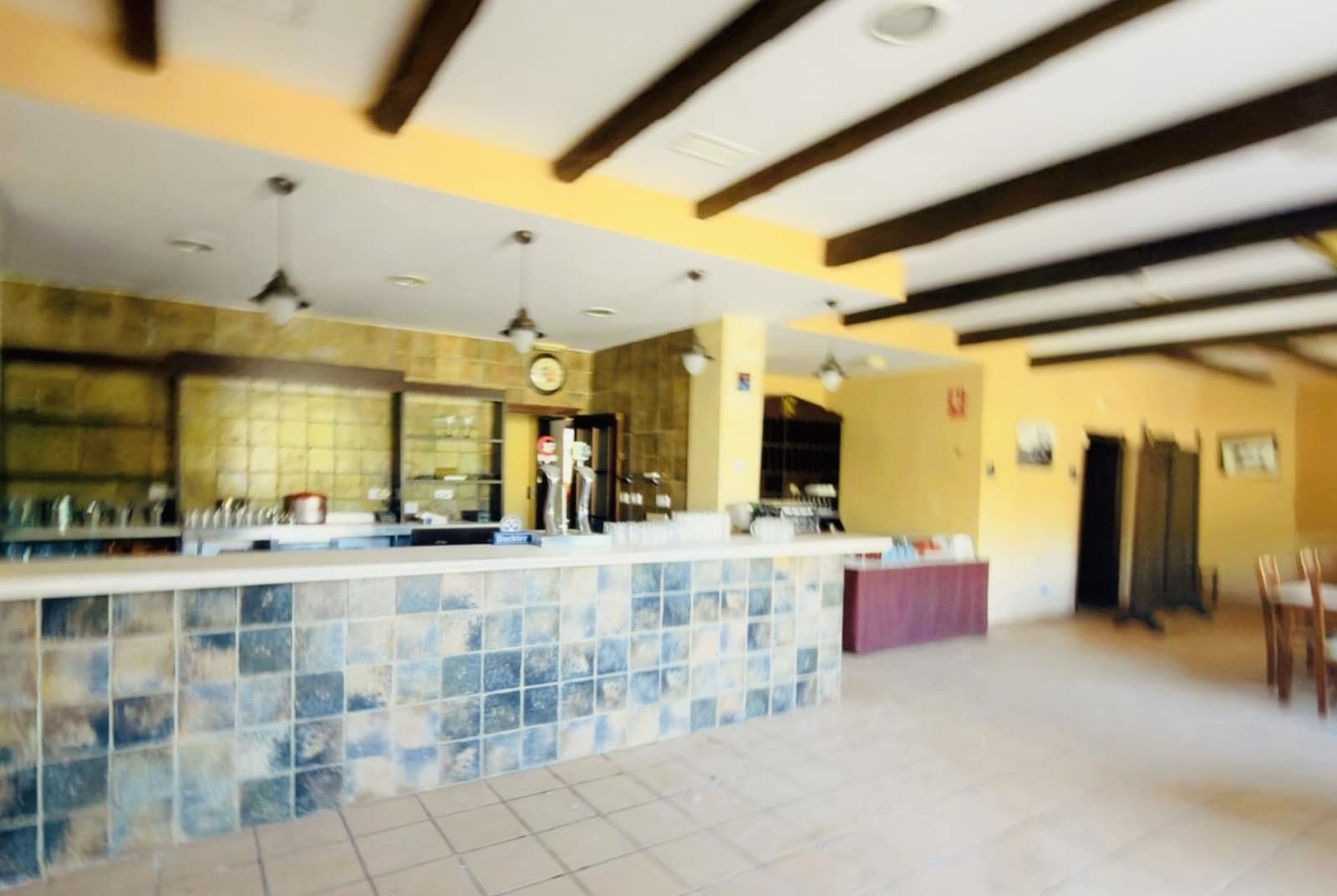 Gewerbe zu verkaufen in Loja - 390.000 € (Ref: 10097349)