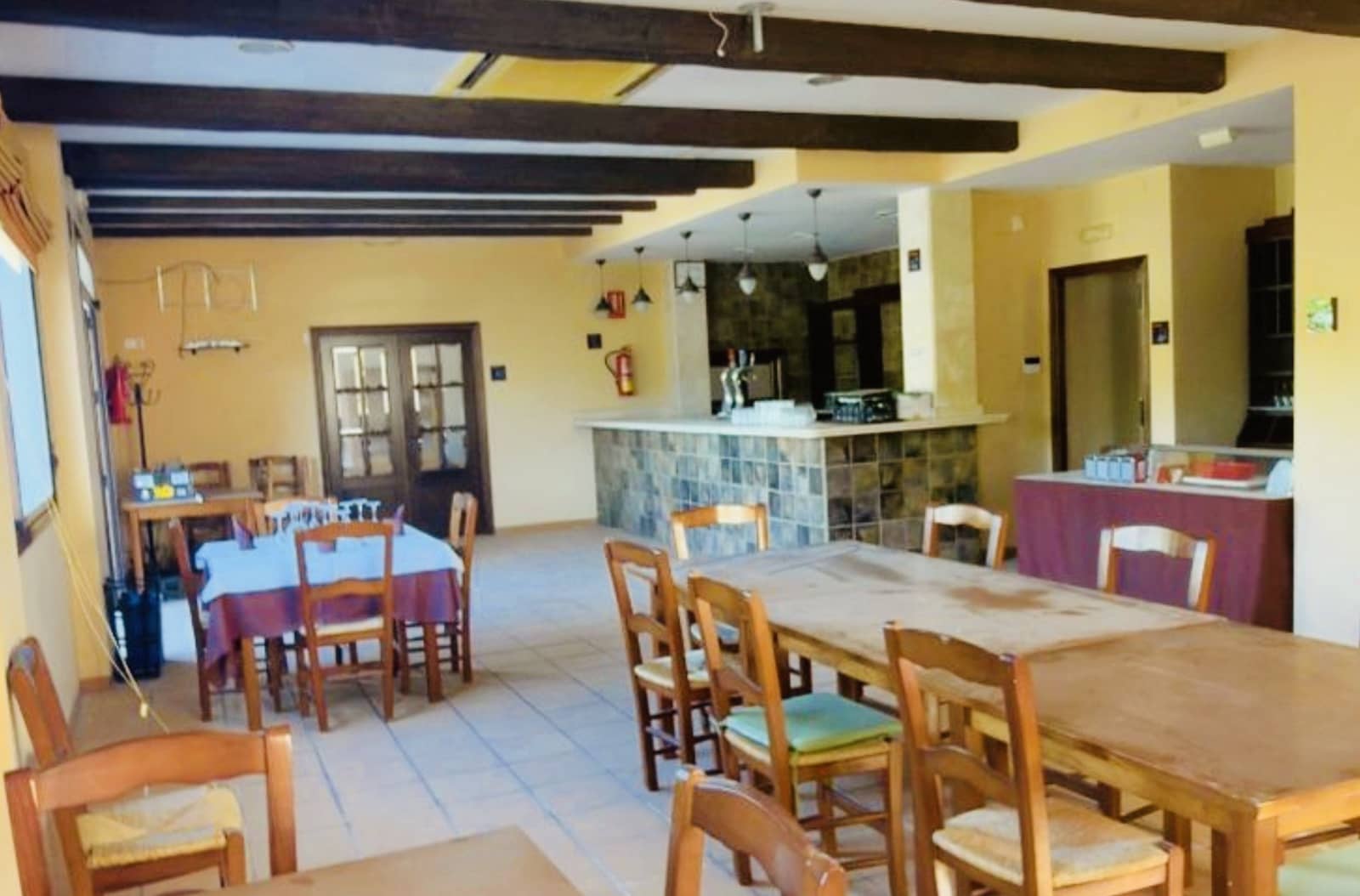 Gewerbe zu verkaufen in Loja - 390.000 € (Ref: 10097349)