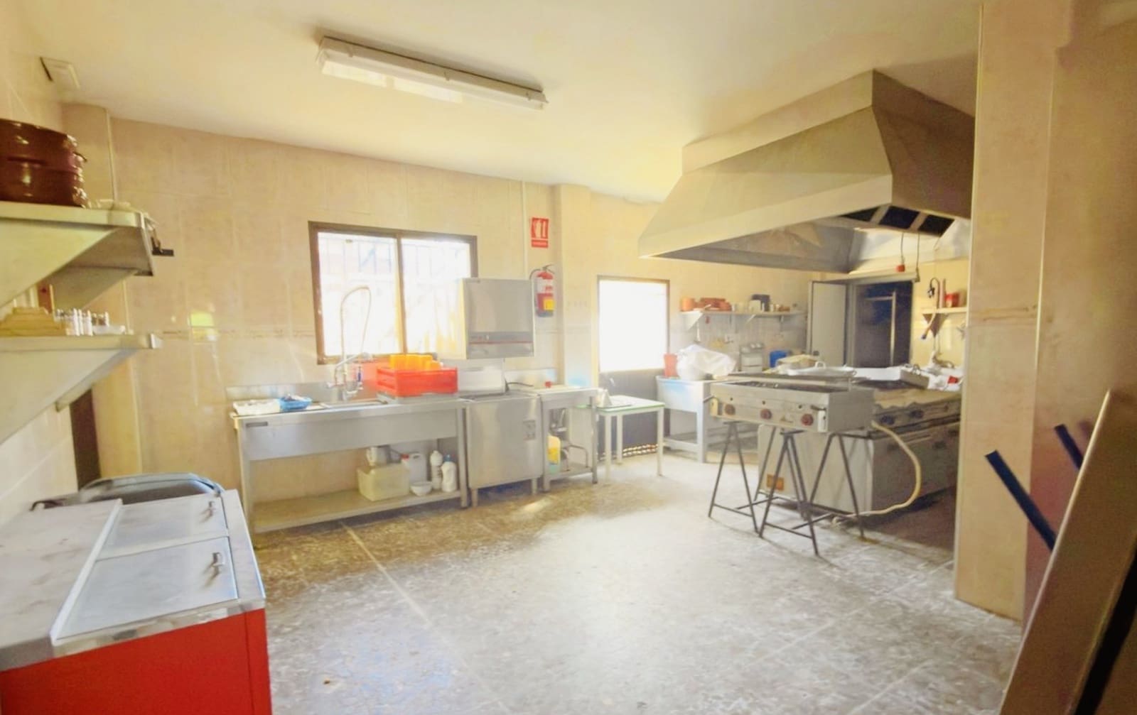 Gewerbe zu verkaufen in Loja - 390.000 € (Ref: 10097349)