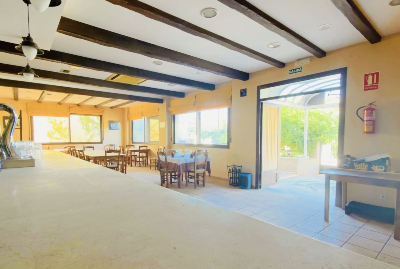 Gewerbe zu verkaufen in Loja - 390.000 € (Ref: 10097349)
