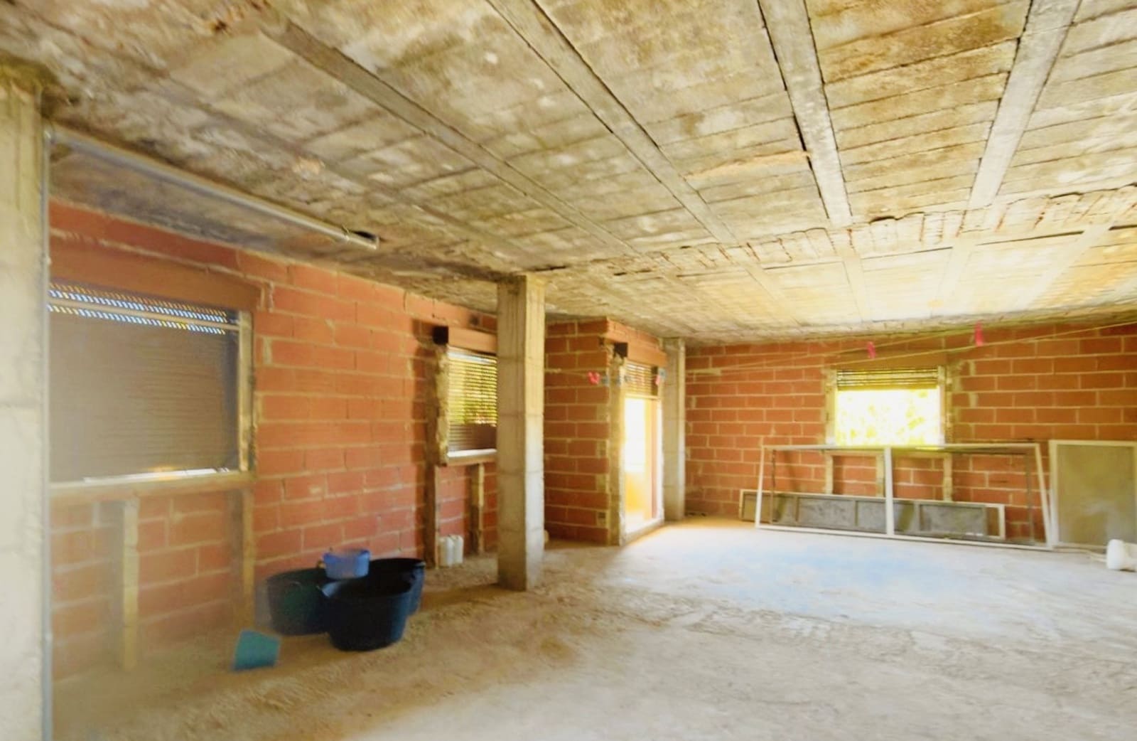 Gewerbe zu verkaufen in Loja - 390.000 € (Ref: 10097349)