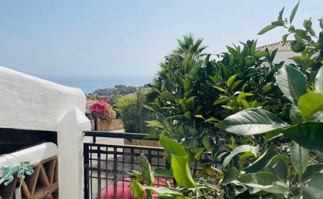2 bedroom Apartment for sale in Benalmadena with pool - € 435,000 (Ref: 10099392)