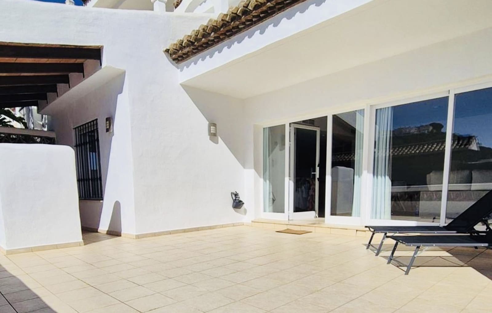 2 bedroom Apartment for sale in Benalmadena with pool - € 435,000 (Ref: 10099392)