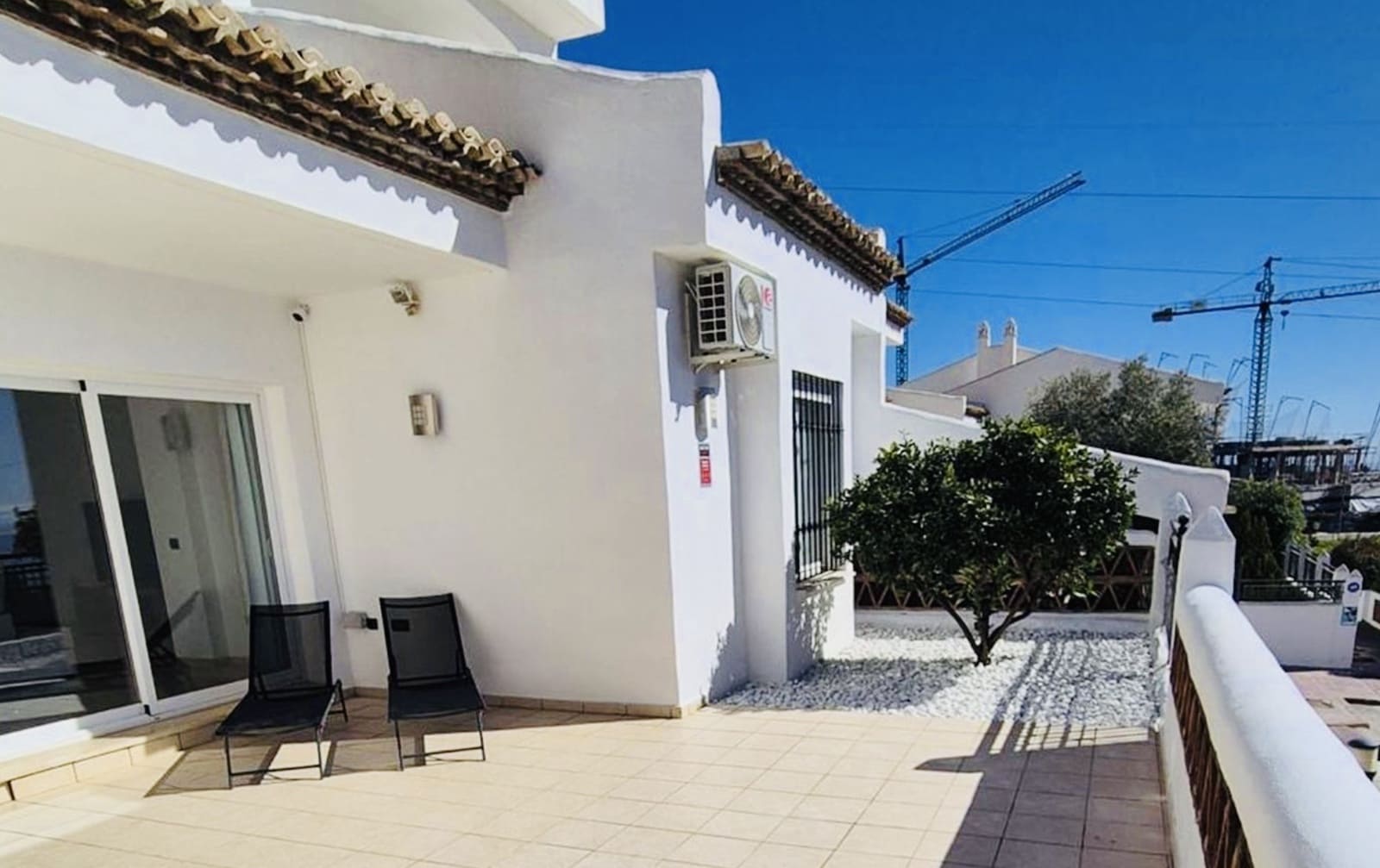 2 bedroom Apartment for sale in Benalmadena with pool - € 435,000 (Ref: 10099392)