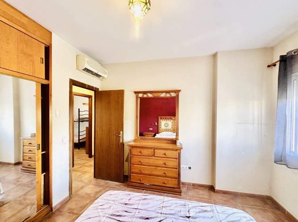 3 sovrum Hus till salu i Fuente de Piedra med pool garage - 155 000 € (Ref: 10100493)