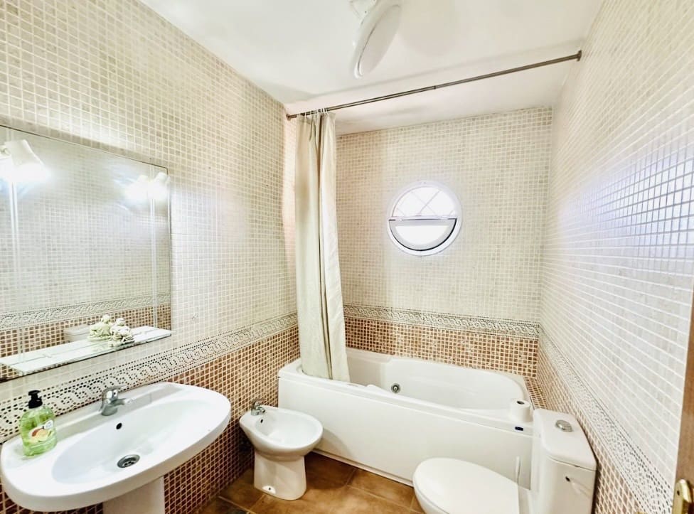 3 sovrum Hus till salu i Fuente de Piedra med pool garage - 155 000 € (Ref: 10100493)