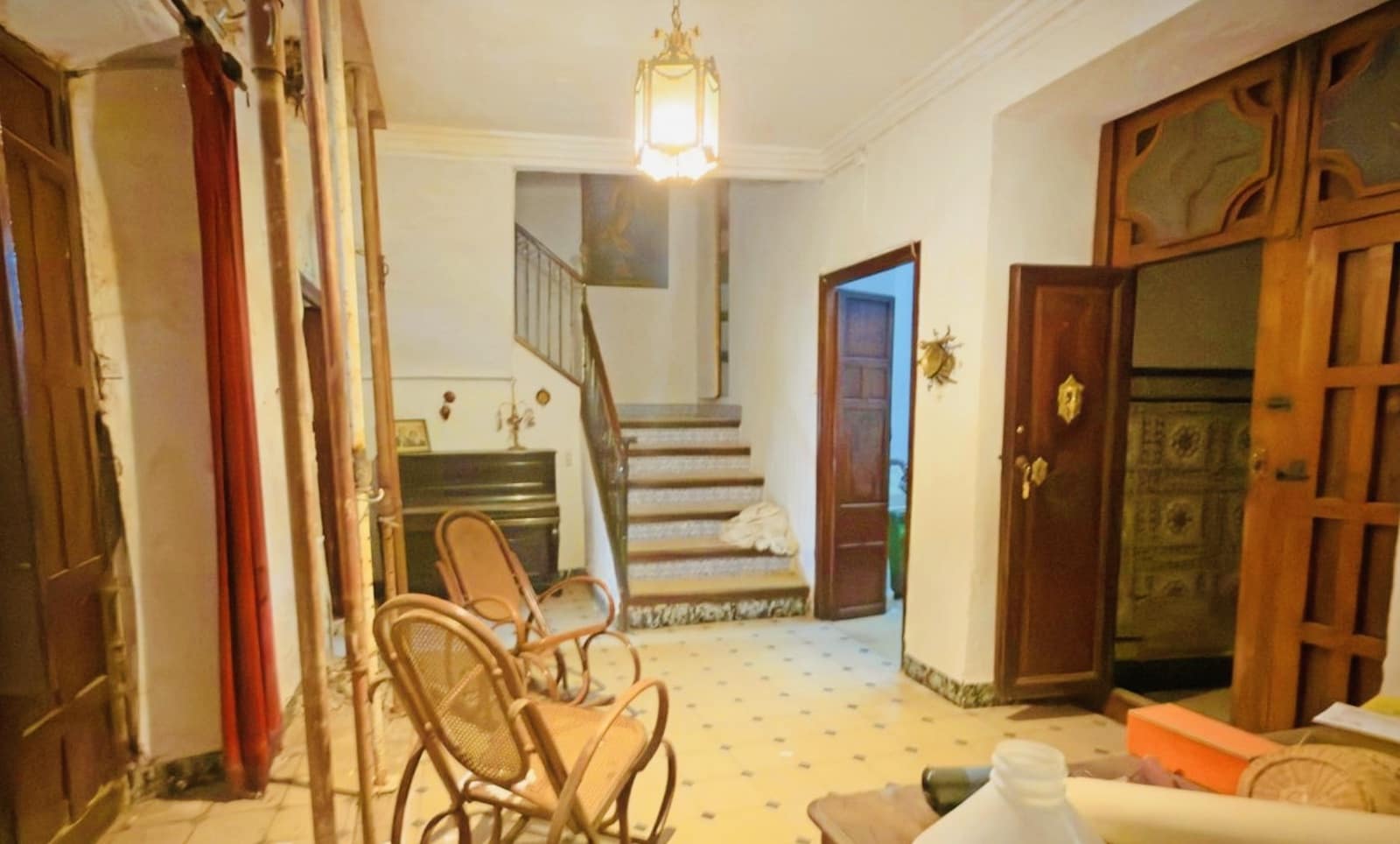 4 bedroom Townhouse for sale in Alameda with garage - € 220,000 (Ref: 10102855)
