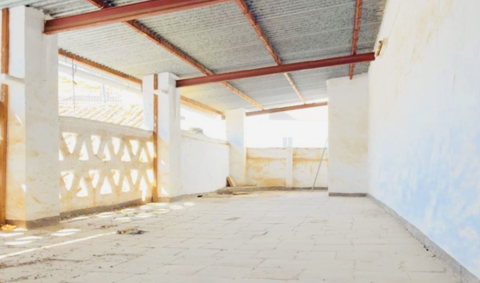 4 bedroom Townhouse for sale in Alameda with garage - € 220,000 (Ref: 10102855)