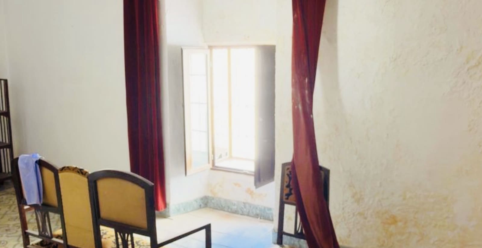 4 bedroom Townhouse for sale in Alameda with garage - € 220,000 (Ref: 10102855)
