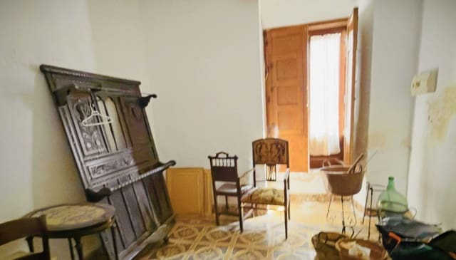 4 bedroom Townhouse for sale in Alameda with garage - € 220,000 (Ref: 10102855)