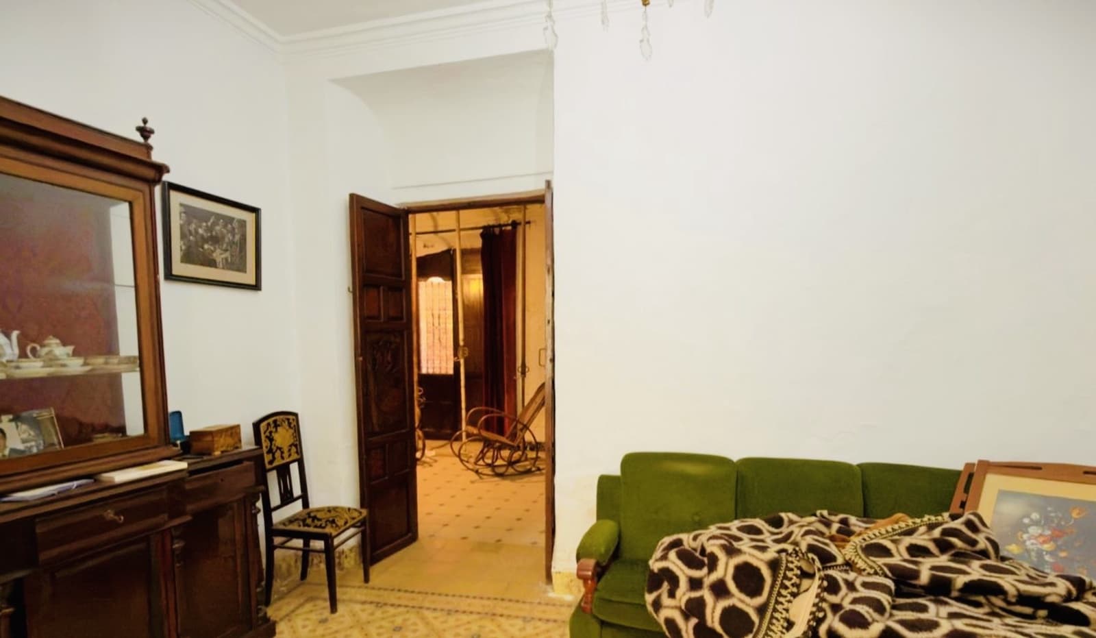 4 bedroom Townhouse for sale in Alameda with garage - € 220,000 (Ref: 10102855)