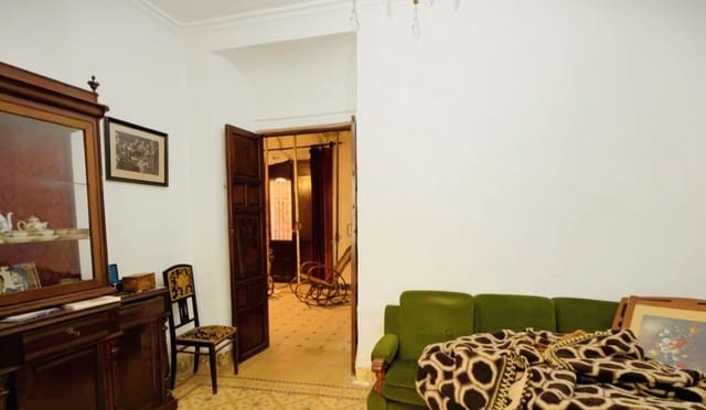 4 bedroom Townhouse for sale in Alameda with garage - € 220,000 (Ref: 10102855)
