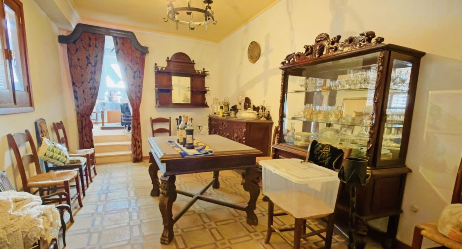 4 bedroom Townhouse for sale in Alameda with garage - € 220,000 (Ref: 10102855)