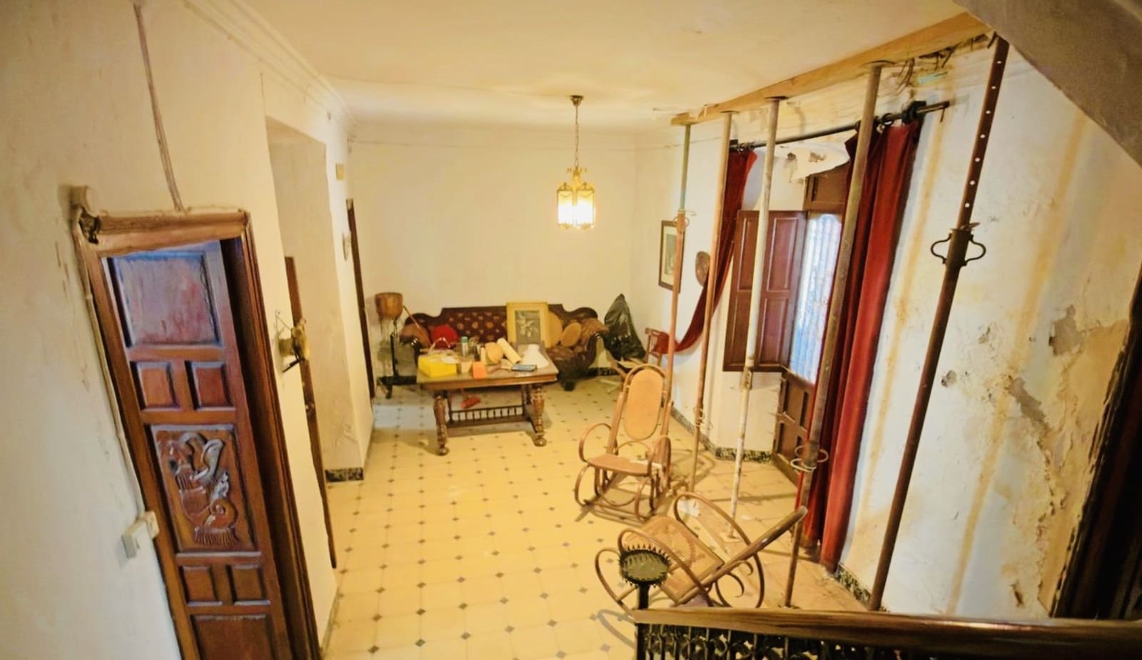4 bedroom Townhouse for sale in Alameda with garage - € 220,000 (Ref: 10102855)
