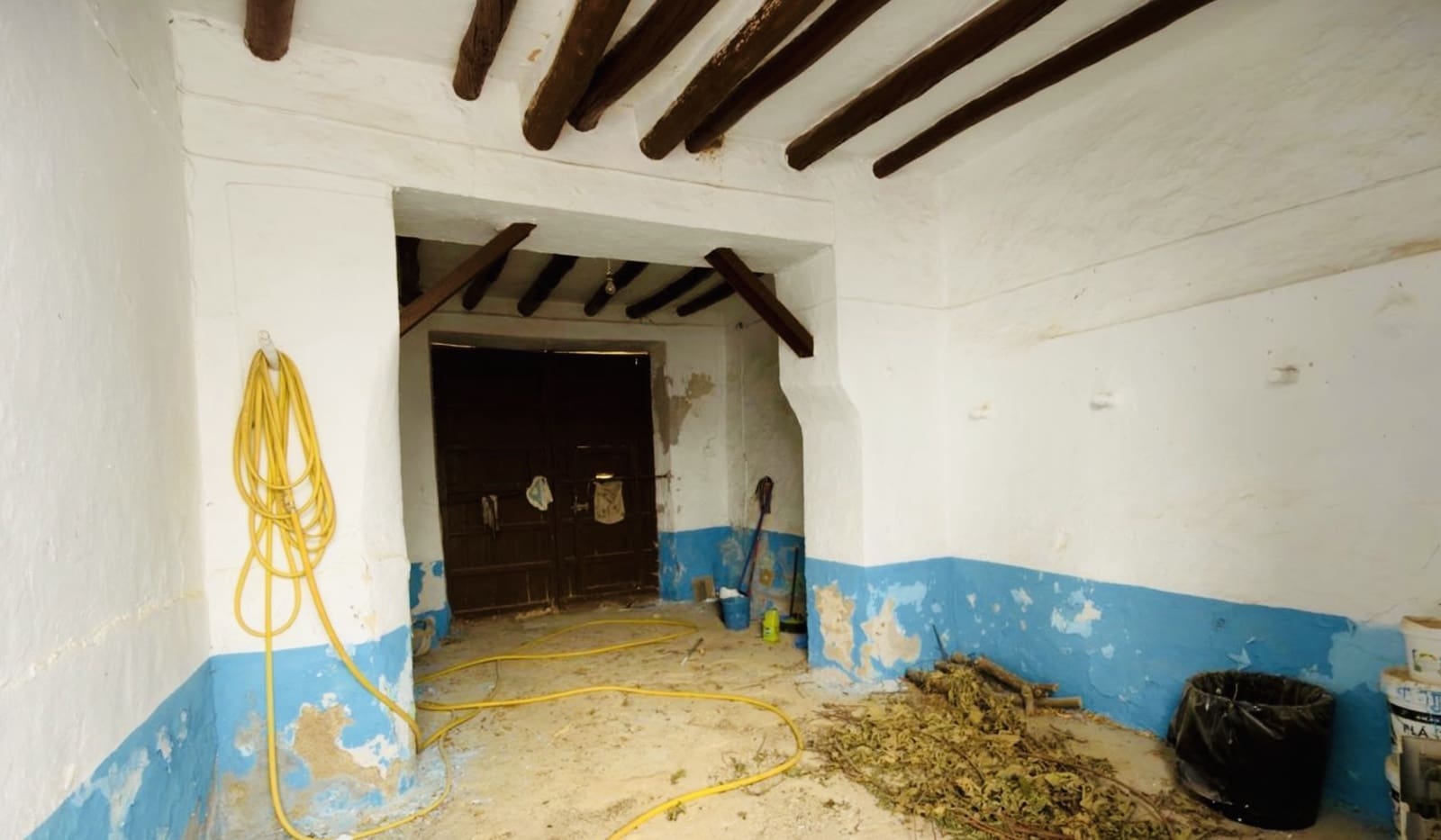 4 bedroom Townhouse for sale in Alameda with garage - € 220,000 (Ref: 10102855)