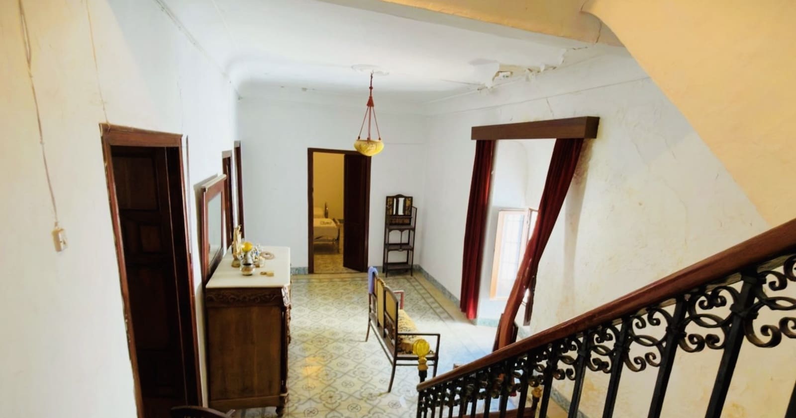 4 bedroom Townhouse for sale in Alameda with garage - € 220,000 (Ref: 10102855)