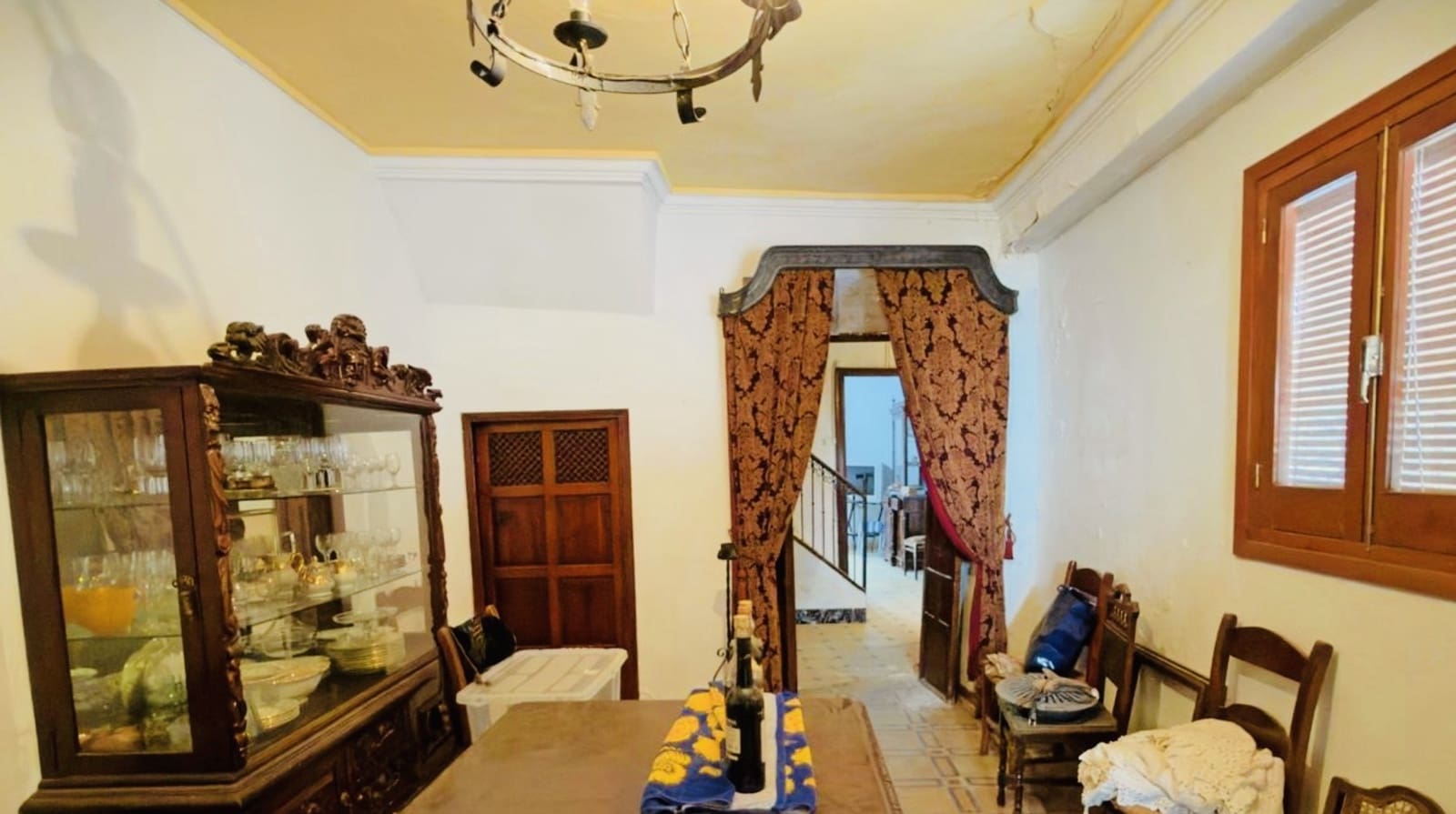 4 bedroom Townhouse for sale in Alameda with garage - € 220,000 (Ref: 10102855)
