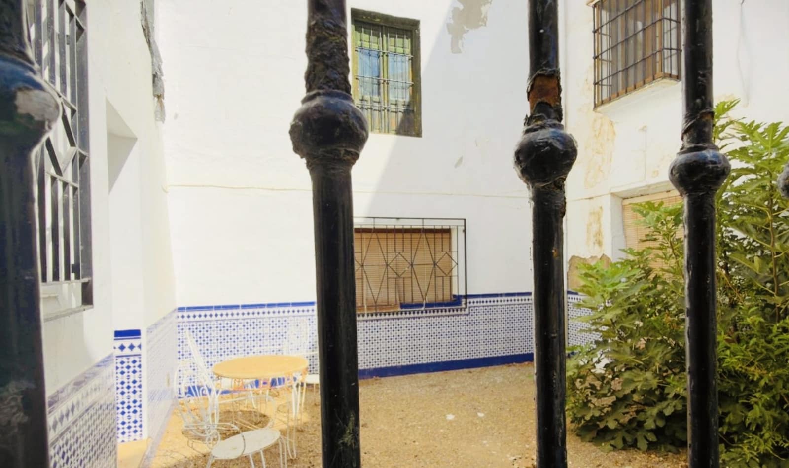 4 bedroom Townhouse for sale in Alameda with garage - € 220,000 (Ref: 10102855)