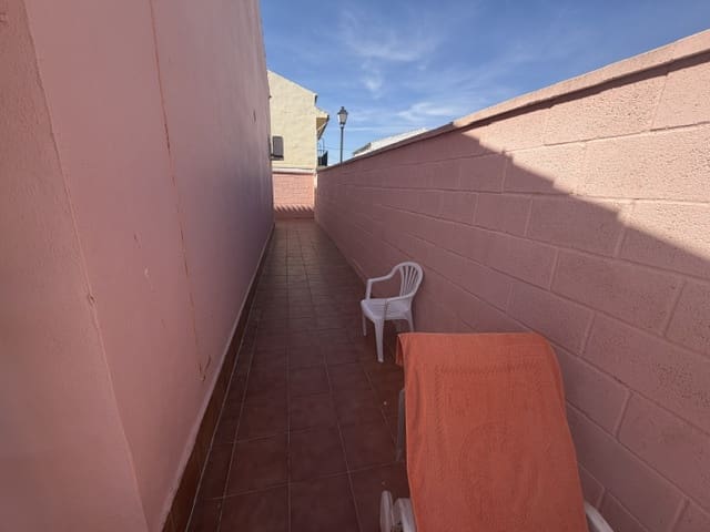 Chalet de 4 habitaciones en Fuente de Piedra en venta con piscina garaje - 190.000 € (Ref: 10111832)