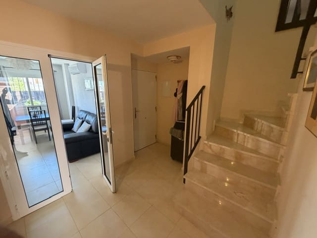Chalet de 4 habitaciones en Fuente de Piedra en venta con piscina garaje - 190.000 € (Ref: 10111832)