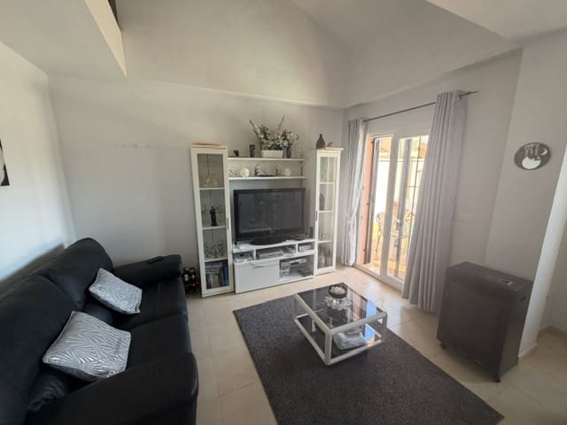 Chalet de 4 habitaciones en Fuente de Piedra en venta con piscina garaje - 190.000 € (Ref: 10111832)