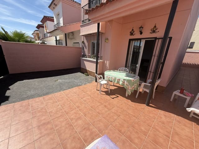 Chalet de 4 habitaciones en Fuente de Piedra en venta con piscina garaje - 190.000 € (Ref: 10111832)