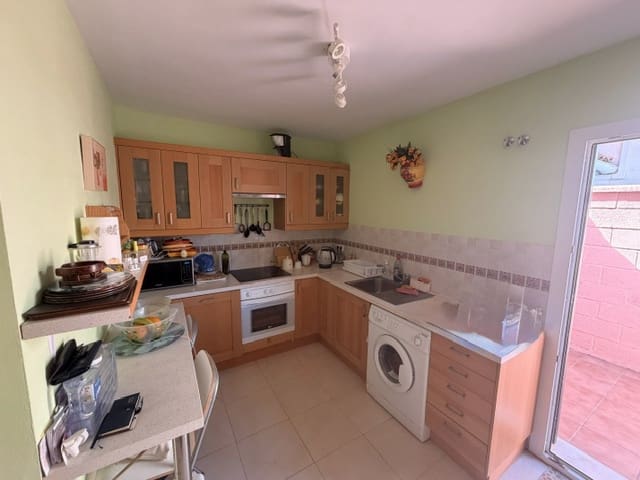 Chalet de 4 habitaciones en Fuente de Piedra en venta con piscina garaje - 190.000 € (Ref: 10111832)