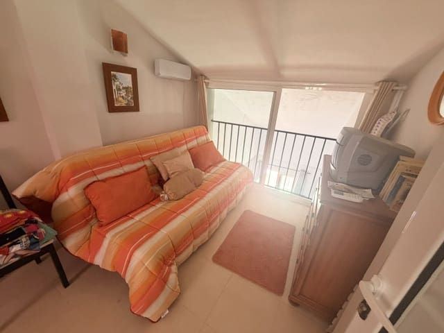 Chalet de 4 habitaciones en Fuente de Piedra en venta con piscina garaje - 190.000 € (Ref: 10111832)
