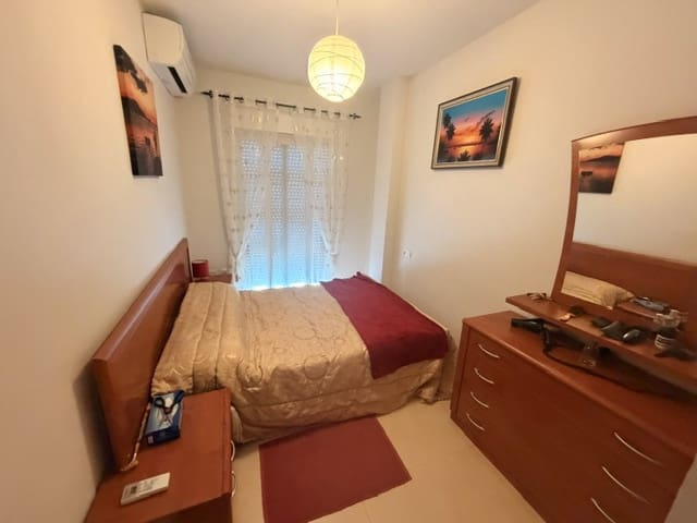 Chalet de 4 habitaciones en Fuente de Piedra en venta con piscina garaje - 190.000 € (Ref: 10111832)