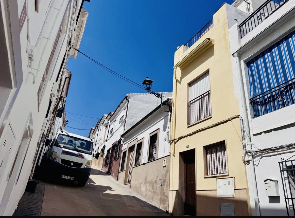 3 sovrum Hus till salu i Iznajar - 130 000 € (Ref: 10112247)