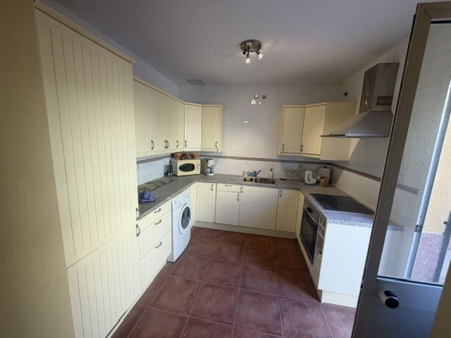 4 bedroom Townhouse for sale in Fuente de Piedra with pool garage - € 149,000 (Ref: 10130993)