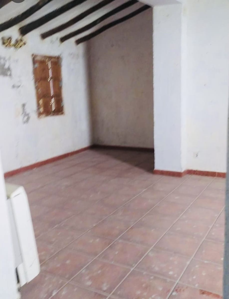 7 slaapkamer Huis te koop in Villanueva del Trabuco met garage - € 96.000 (Ref: 10155915)